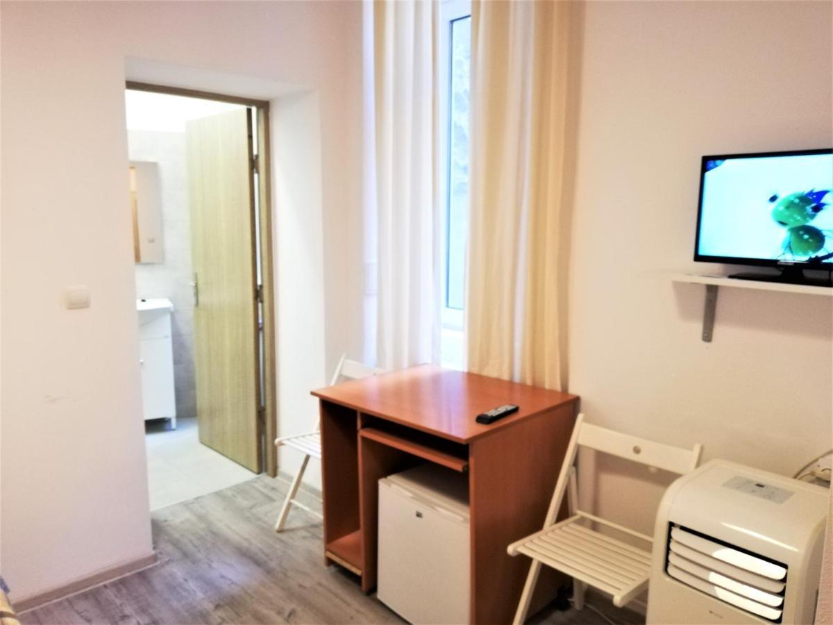 Studio Piata Amzei 1 Apartment Bucureşti Ngoại thất bức ảnh